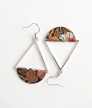 Load image into Gallery viewer, Sweet Pea Dangle Earrings - Silver