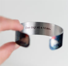 Load image into Gallery viewer, Song Bird Small Cuff