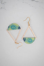 Load image into Gallery viewer, Seaglass Dangle Earrings - Gold
