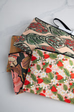 Load image into Gallery viewer, Sweet Pea Zippered Linen blend Bag
