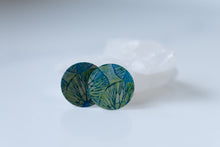 Load image into Gallery viewer, Midsummer Night&#39;s Leaves 1 Inch Earrings
